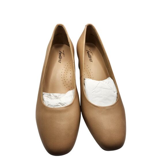 Women's Trotters Pumps in size 8 WIDE - Picture 1 of 7